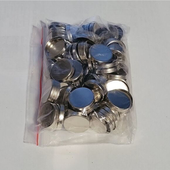 Magnetic eyeshadow pans  - Picture 1 of 2